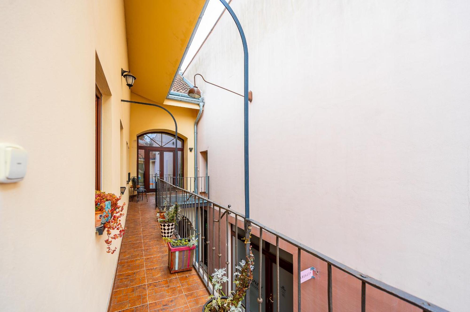 2 Room Flat Hlavna Kosice With Parking Εξωτερικό φωτογραφία